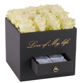 Antalya Çiçek Siparişi  Siyah Kare Kutu 16 Beyaz Güller ve Çikolata