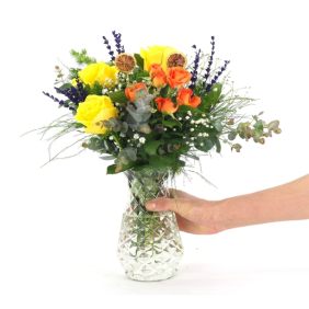 Antalya Çiçek Siparişi  Paşabahce Vazo Sarı Güller ve Turuncu Çardak Gül Çiçek Aranjmanı - DEMRE