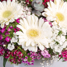  Muratpaşa Çiçek Siparişi  Seramik Vazo Beyaz Gerbera ve Hüsnü Yusuf Çiçekleri Aranjmanı - HADRİAN