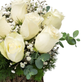 Antalya Çiçek Siparişi  Doğal Ahşap Kütük 9 Beyaz Güller Çiçek Aranjmanı - SERİK