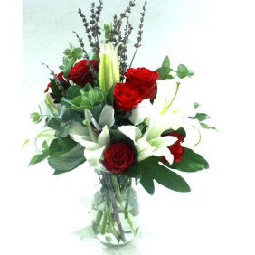  Antalya Çiçekçi  Paşabahçe Vazo Beyaz Beyaz Lilyum ve Kırmızı Güller - GEBİZLİ