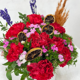  Manavgat Çiçek Siparişi Seramik Vazo Kırmızı Karanfil ve Hüsnü Yusuf Çiçekleri - KONYAALTI