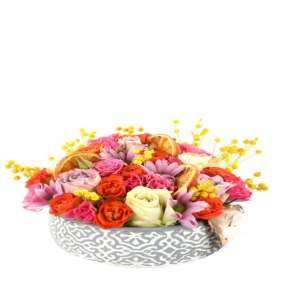 Antalya Çiçek Siparişi  Beton Eskitme Saksı Renkli Güller ve Pembe Papatyalar